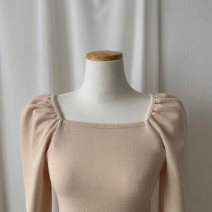 Puffed Shoulder Knitted Top